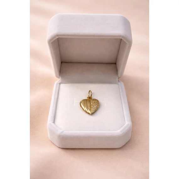 Változó Mintás Szíves Medál